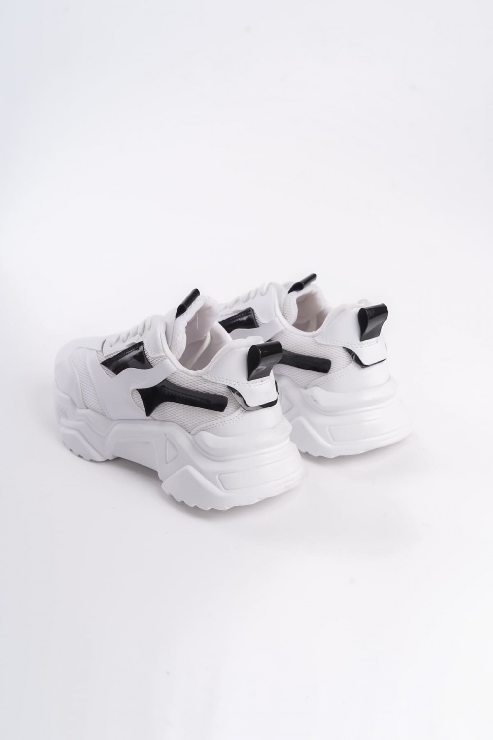 TOKYO Bağcıklı Ortopedik Taban Triko Detaylı Kadın Spor Ayakkabı BT Beyaz/Siyah