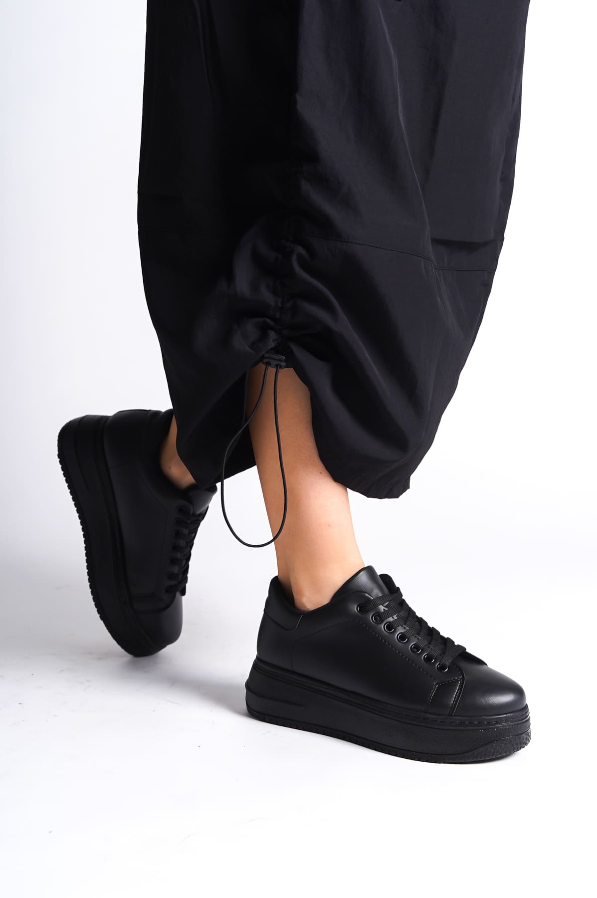 BİANA Bağcıklı Ortopedik Taban Kadın Sneaker Ayakkabı ST Siyah